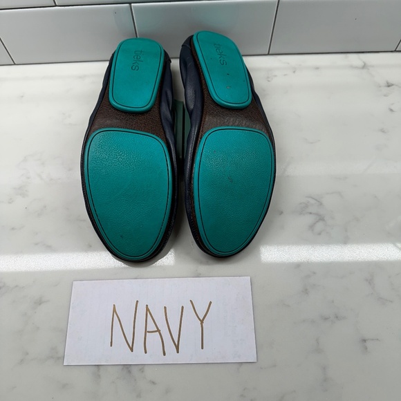 TIEK NAVY LEATHER FLATS SIZE 8 - Picture 5 of 6